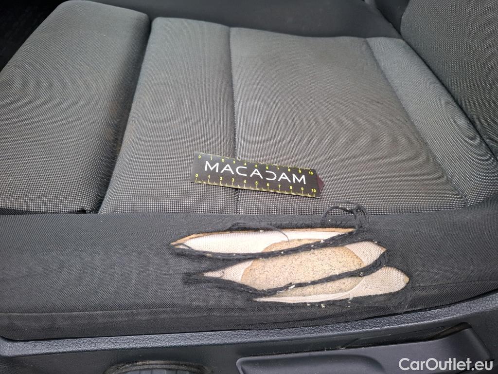  Volkswagen  Crafter  Fourgon Fourgon 35 mittlerer Radstand mit Hochdach FWD 2.0 140CV BVM6 #24