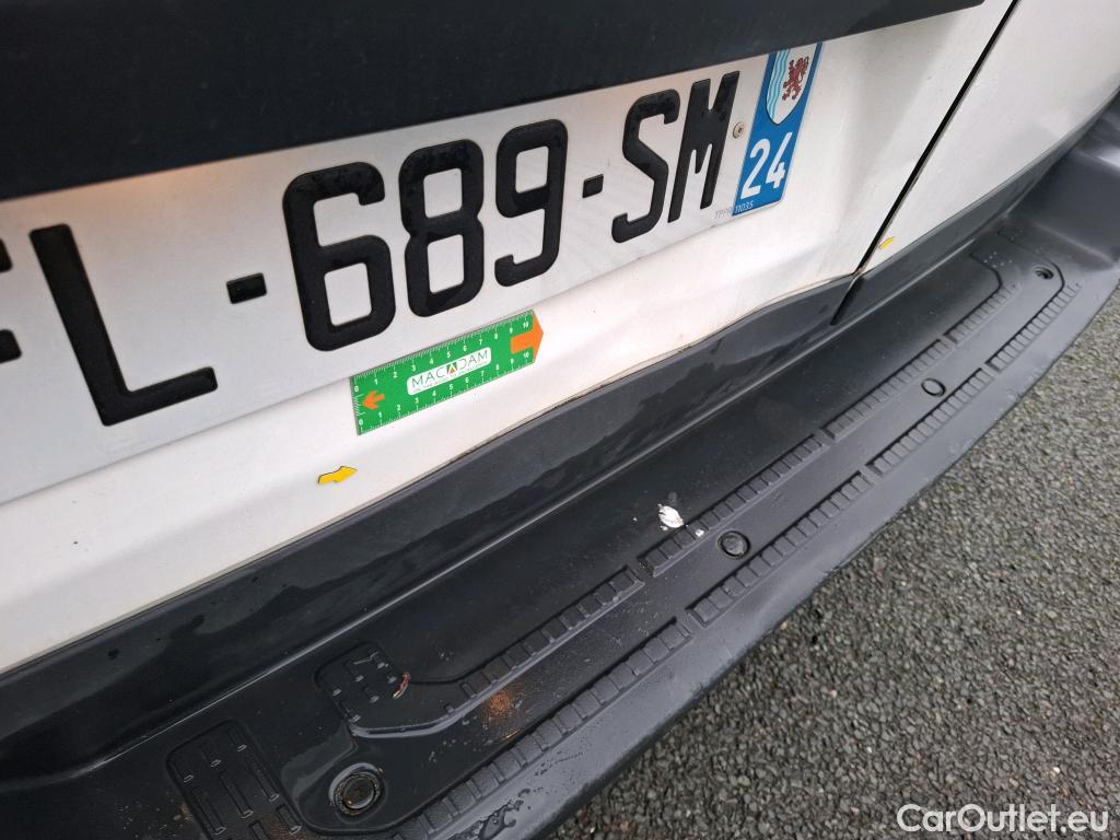  Volkswagen  Crafter  Fourgon Fourgon 35 mittlerer Radstand mit Hochdach FWD 2.0 140CV BVM6 #14