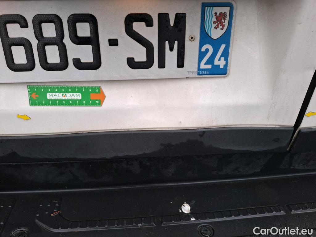  Volkswagen  Crafter  Fourgon Fourgon 35 mittlerer Radstand mit Hochdach FWD 2.0 140CV BVM6 #13