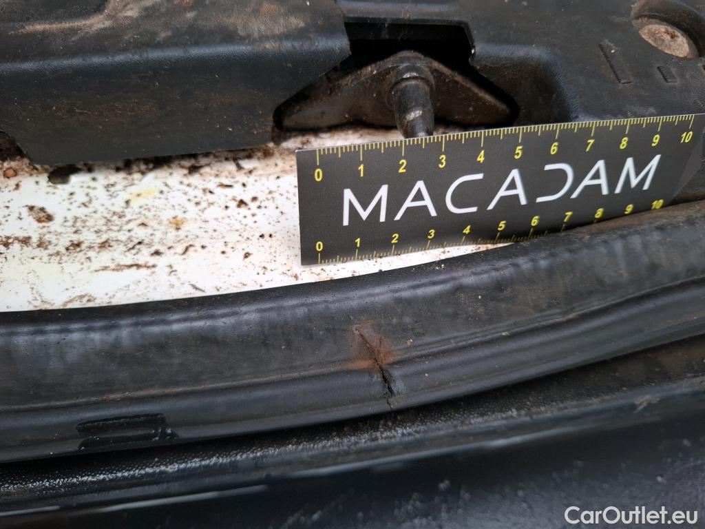  Volkswagen  Crafter  Fourgon Fourgon 35 mittlerer Radstand mit Hochdach FWD 2.0 140CV BVM6 #31