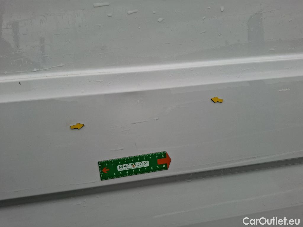  Volkswagen  Crafter  Fourgon Fourgon 35 mittlerer Radstand mit Hochdach FWD 2.0 140CV BVM6 #18