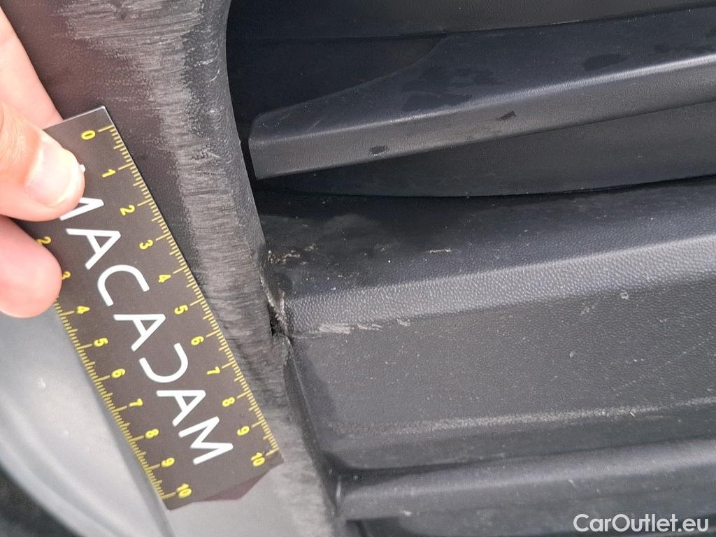  Volkswagen  Crafter  Fourgon Fourgon 35 mittlerer Radstand mit Hochdach FWD 2.0 140CV BVM6 #33