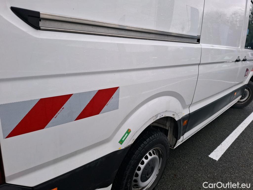  Volkswagen  Crafter  Fourgon Fourgon 35 mittlerer Radstand mit Hochdach FWD 2.0 140CV BVM6 #1