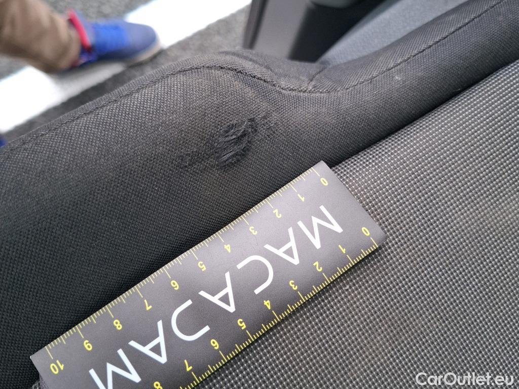  Volkswagen  Crafter  Fourgon Fourgon 35 mittlerer Radstand mit Hochdach FWD 2.0 140CV BVM6 #16