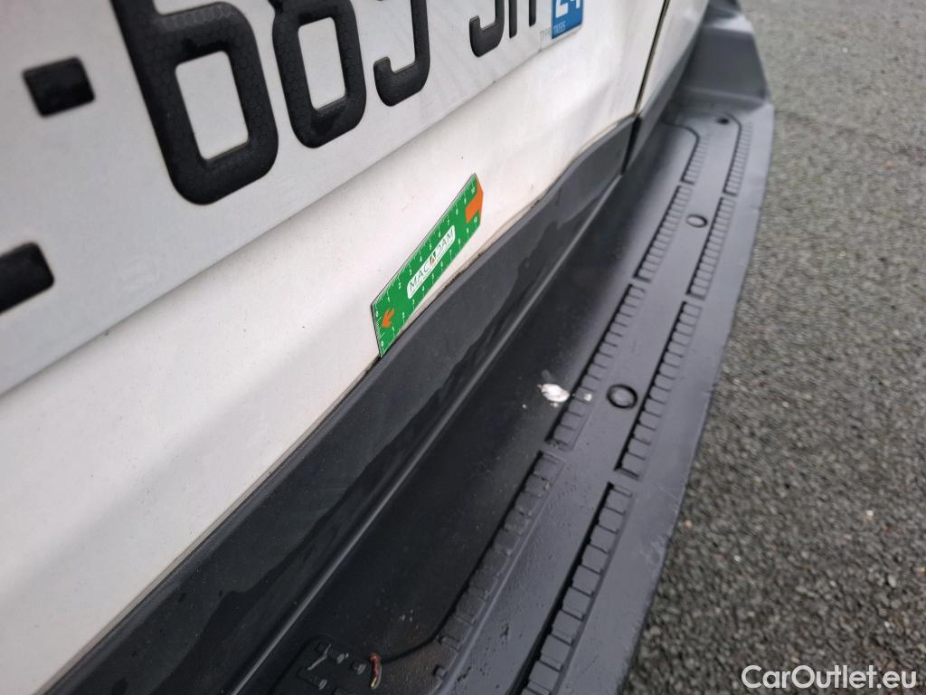  Volkswagen  Crafter  Fourgon Fourgon 35 mittlerer Radstand mit Hochdach FWD 2.0 140CV BVM6 #35