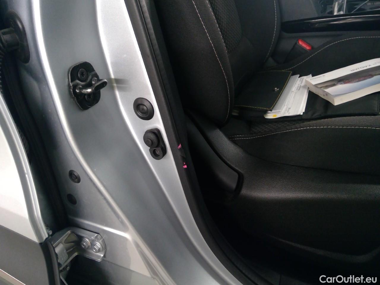  Renault  Kadjar  TCe 140 Zen 2WD Aut #24