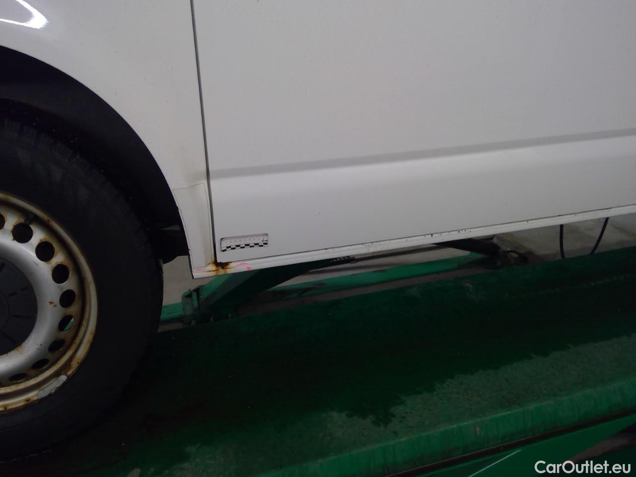  Volkswagen  Transporter T6 TDI 150 28 L1H1 M CV 4M #26