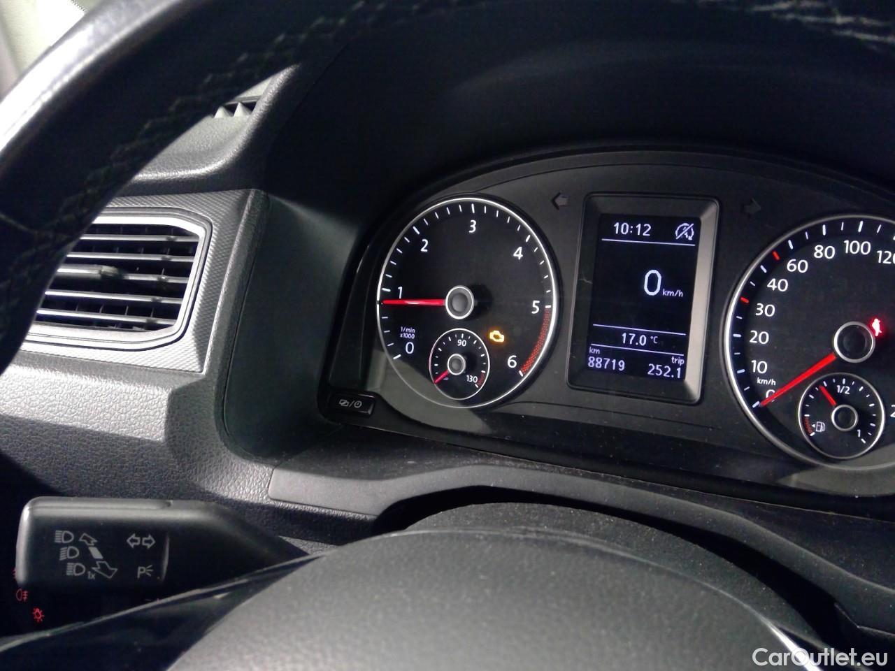  Volkswagen  Caddy  TDI 110 Maxi 4WD Aut. #1