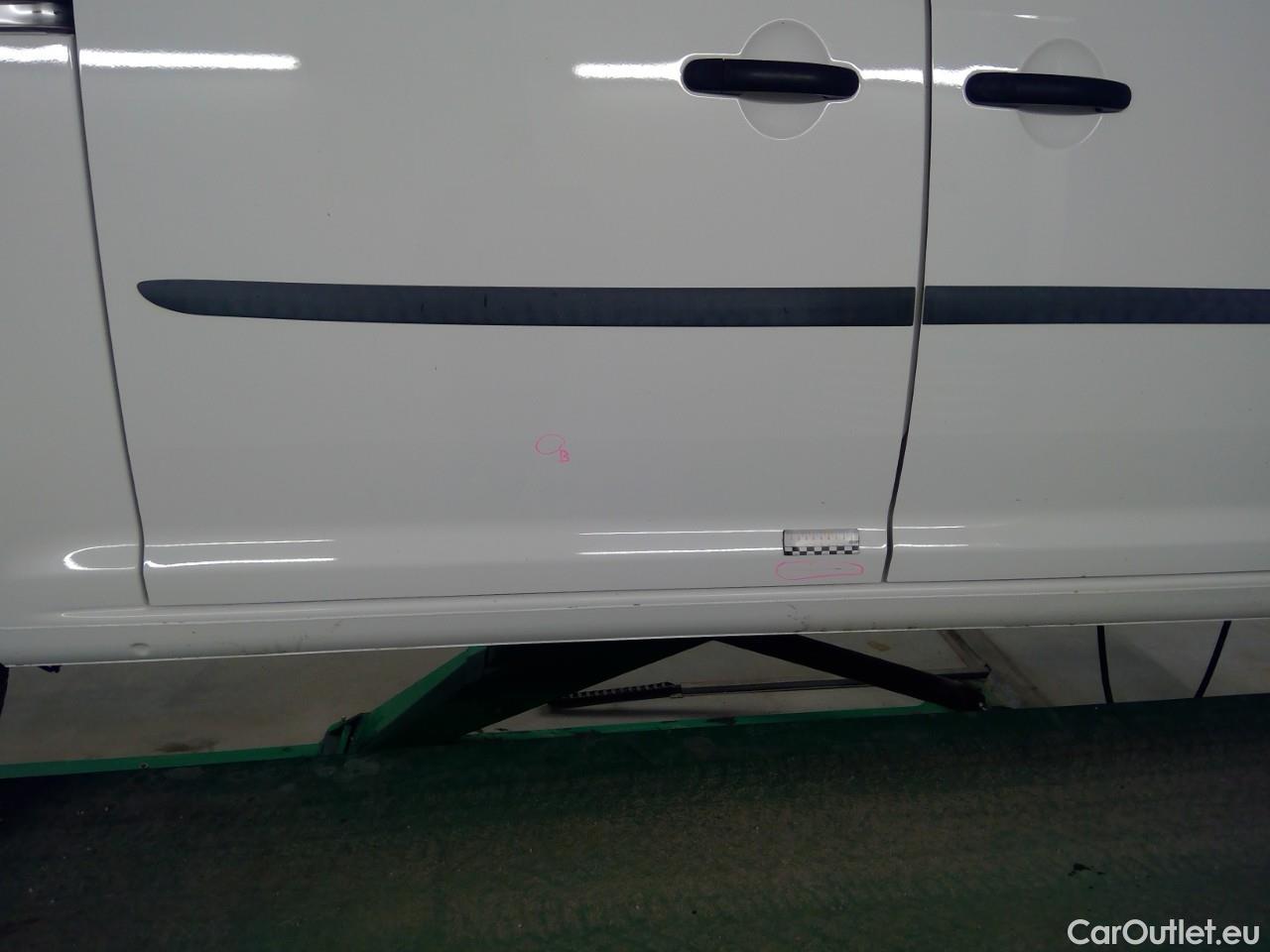  Volkswagen  Caddy  TDI 110 Maxi 4WD Aut. #11