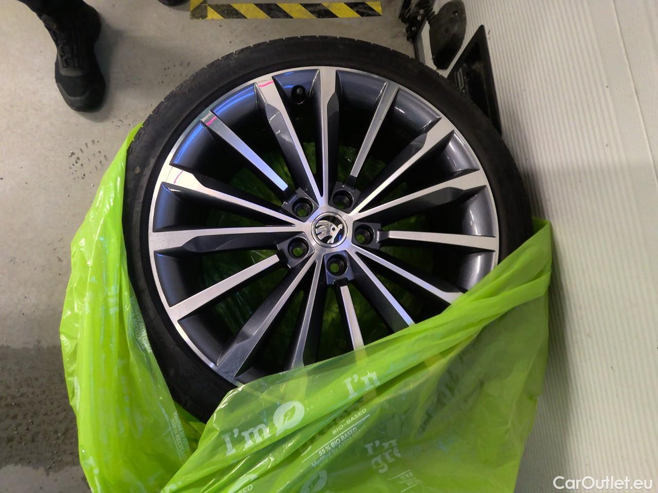  Skoda  Superb Sup.Co.TSI PHEV 218 L&K Aut #5