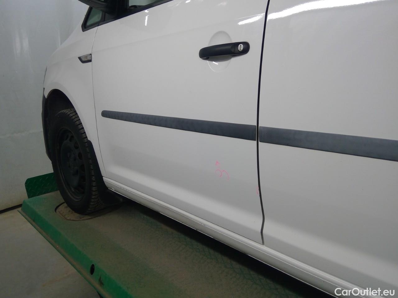  Volkswagen  Caddy  TDI 110 Maxi 4WD Aut. #5