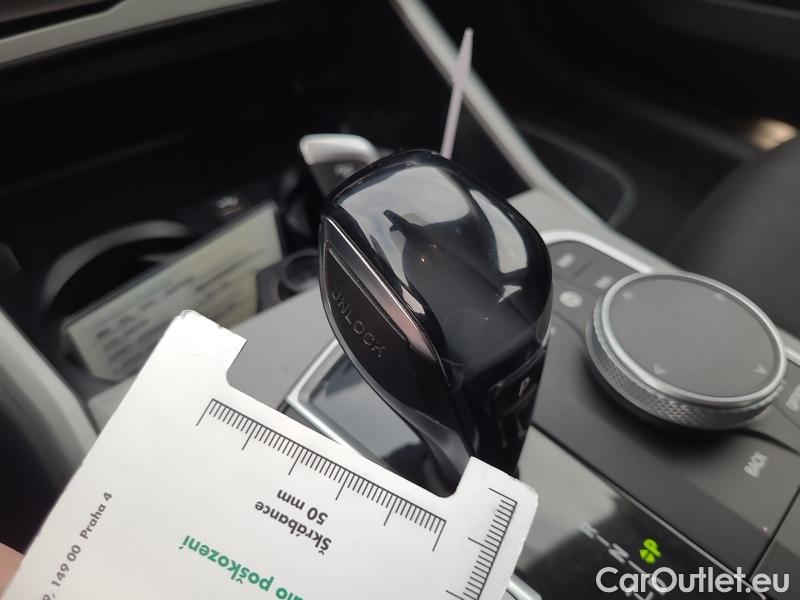  Bmw  Serie 3  Lim. (F30)  (2015) 320d hyb.xDrive AT 4d #19