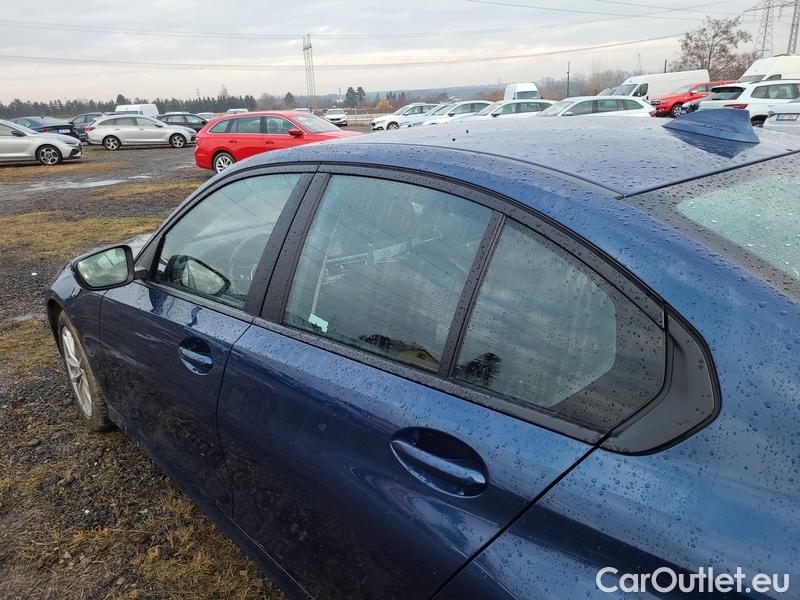  Bmw  Serie 3  Lim. (F30)  (2015) 320d hyb.xDrive AT 4d #13