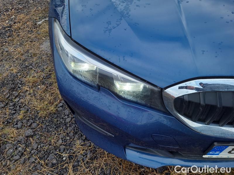  Bmw  Serie 3  Lim. (F30)  (2015) 320d hyb.xDrive AT 4d #3