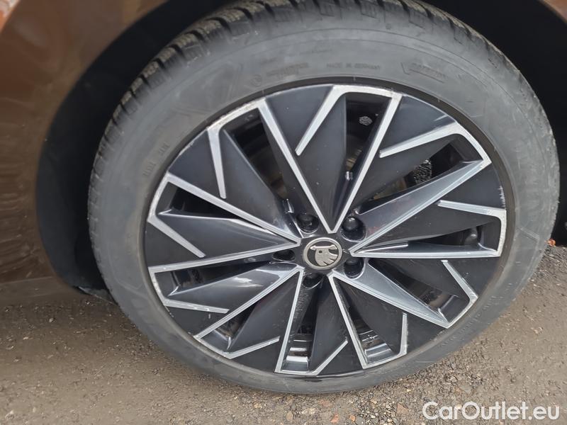  Skoda  Superb  Combi (3V5)(2015) Sup.C.FL2.0TDI 110 L&K AT #15