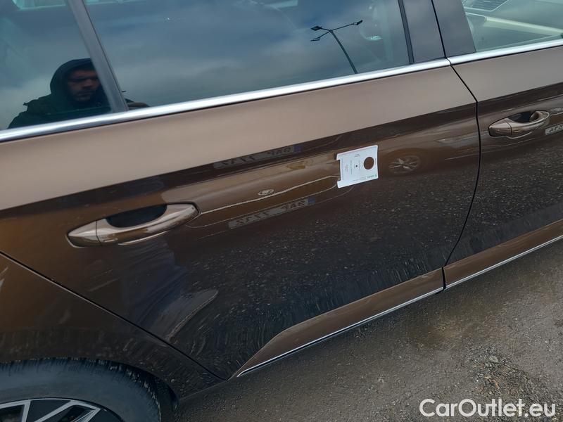  Skoda  Superb  Combi (3V5)(2015) Sup.C.FL2.0TDI 110 L&K AT #24