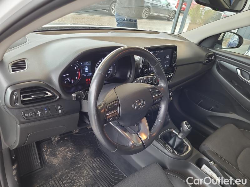  Hyundai  i30  (PD)(01.2017  ->)  kom.1.5T-GDI Smart 5d #9