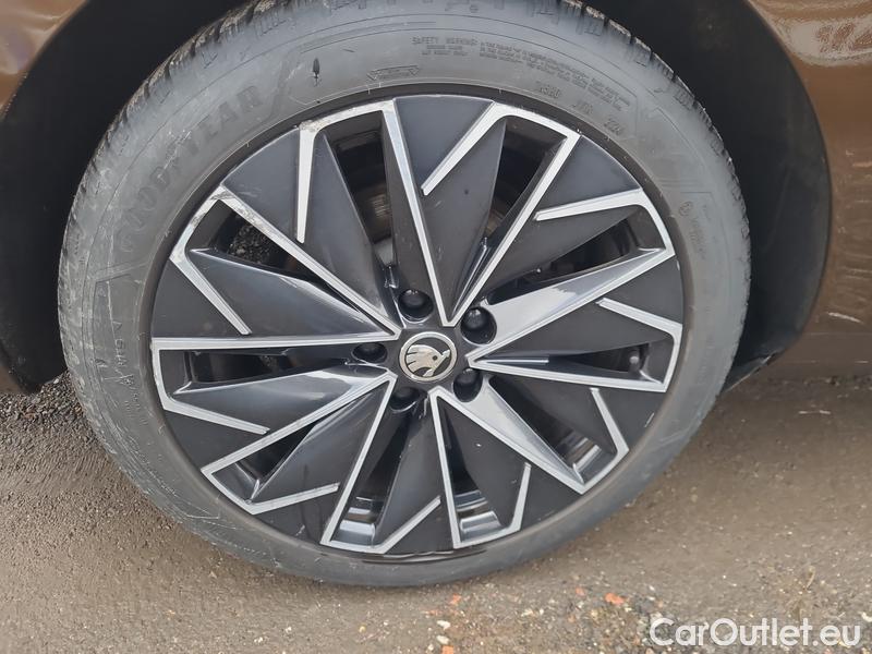  Skoda  Superb  Combi (3V5)(2015) Sup.C.FL2.0TDI 110 L&K AT #23