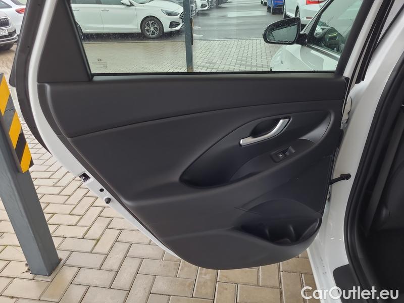  Hyundai  i30  (PD)(01.2017  ->)  kom.1.5T-GDI Smart 5d #2