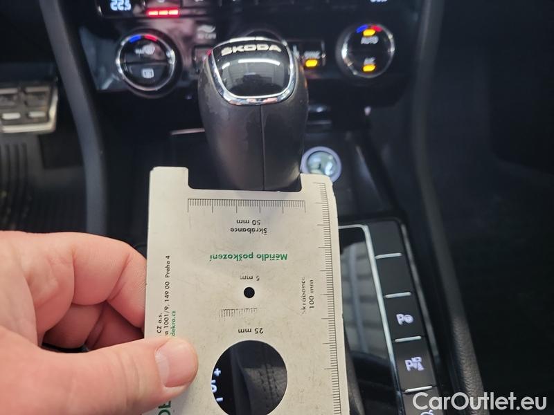  Skoda  Superb  Combi (3V5)(2015) Sup.C.FL2.0TDI 110 L&K AT #14