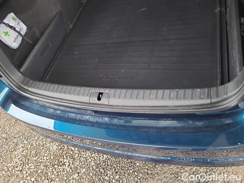  Skoda  Octavia  Combi (NX3)(2020) Oct.Combi 1.5TSI 110 Style #10