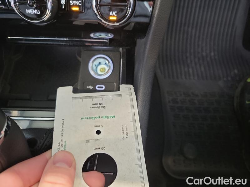  Skoda  Superb  Combi (3V5)(2015) Sup.C.FL2.0TDI 110 L&K AT #23