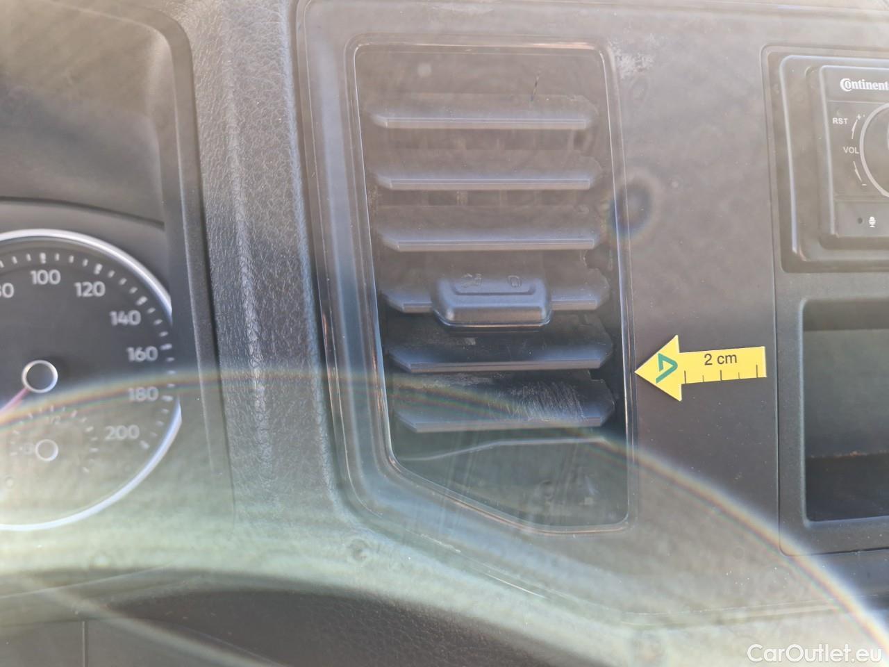  Volkswagen  Crafter 2.0l 3.5 75kW L4H4 FWD #39