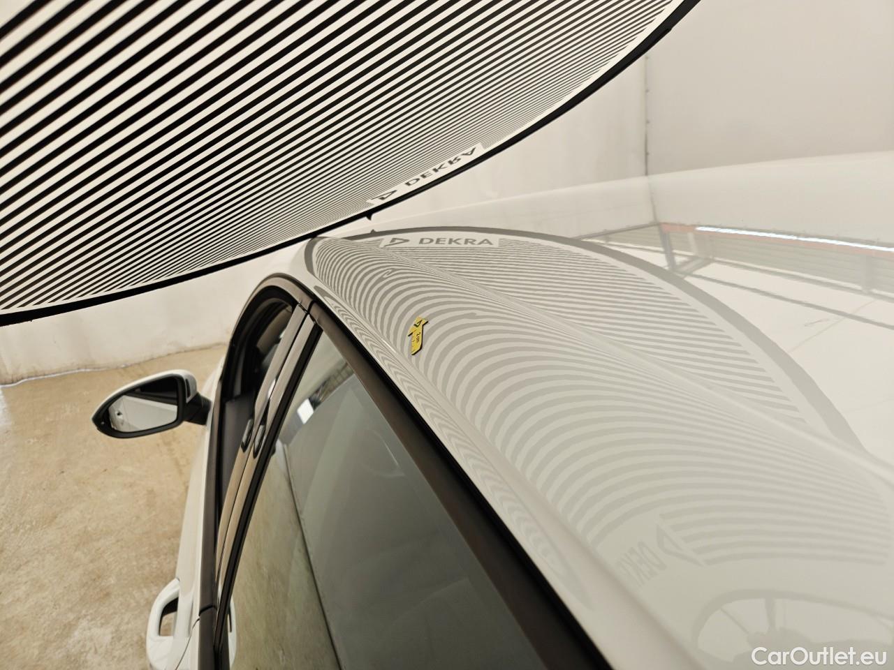  Volkswagen  Golf  Life 1.5 eTSI ACT DSG mild-Hybrid #2