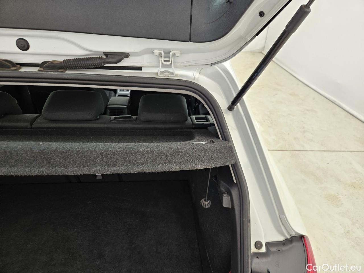  Volkswagen  Golf  Life 1.5 eTSI ACT DSG mild-Hybrid #40