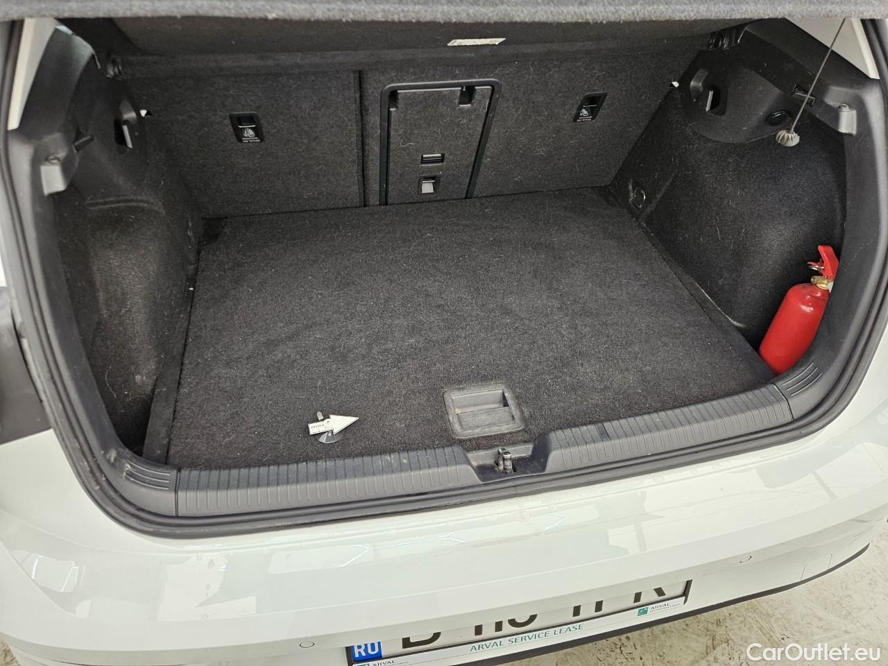  Volkswagen  Golf  Life 1.5 eTSI ACT DSG mild-Hybrid #37