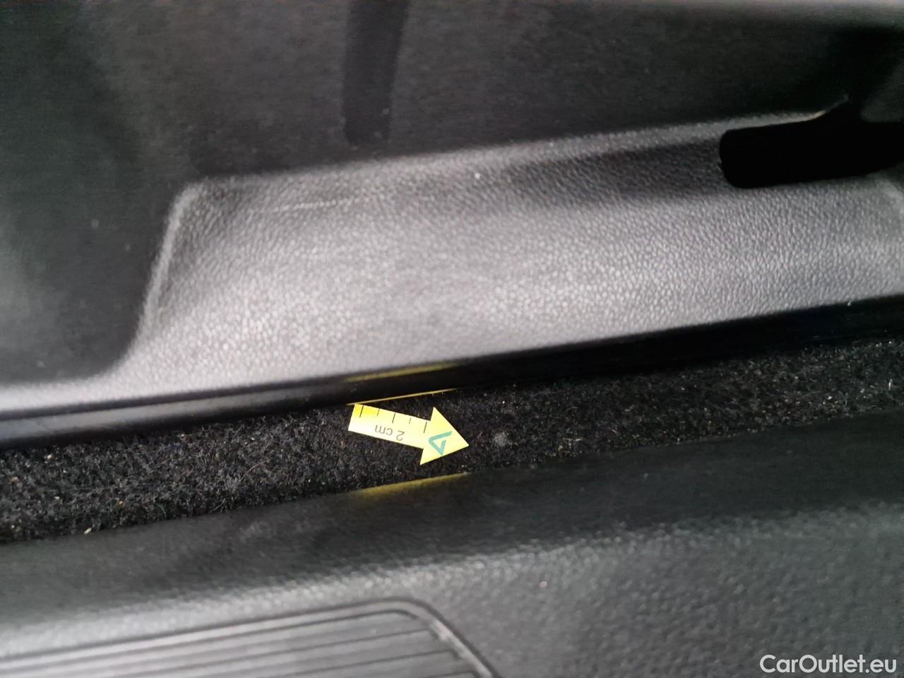  Volkswagen  Golf  2.0 TDI 116HP DSG Life Variant #32