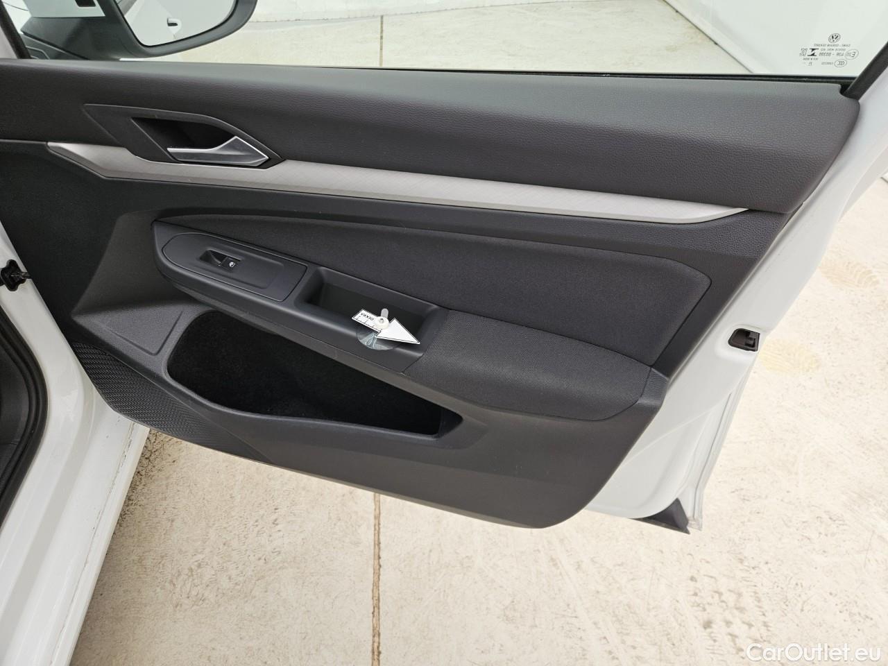  Volkswagen  Golf  Life 1.5 eTSI ACT DSG mild-Hybrid #32