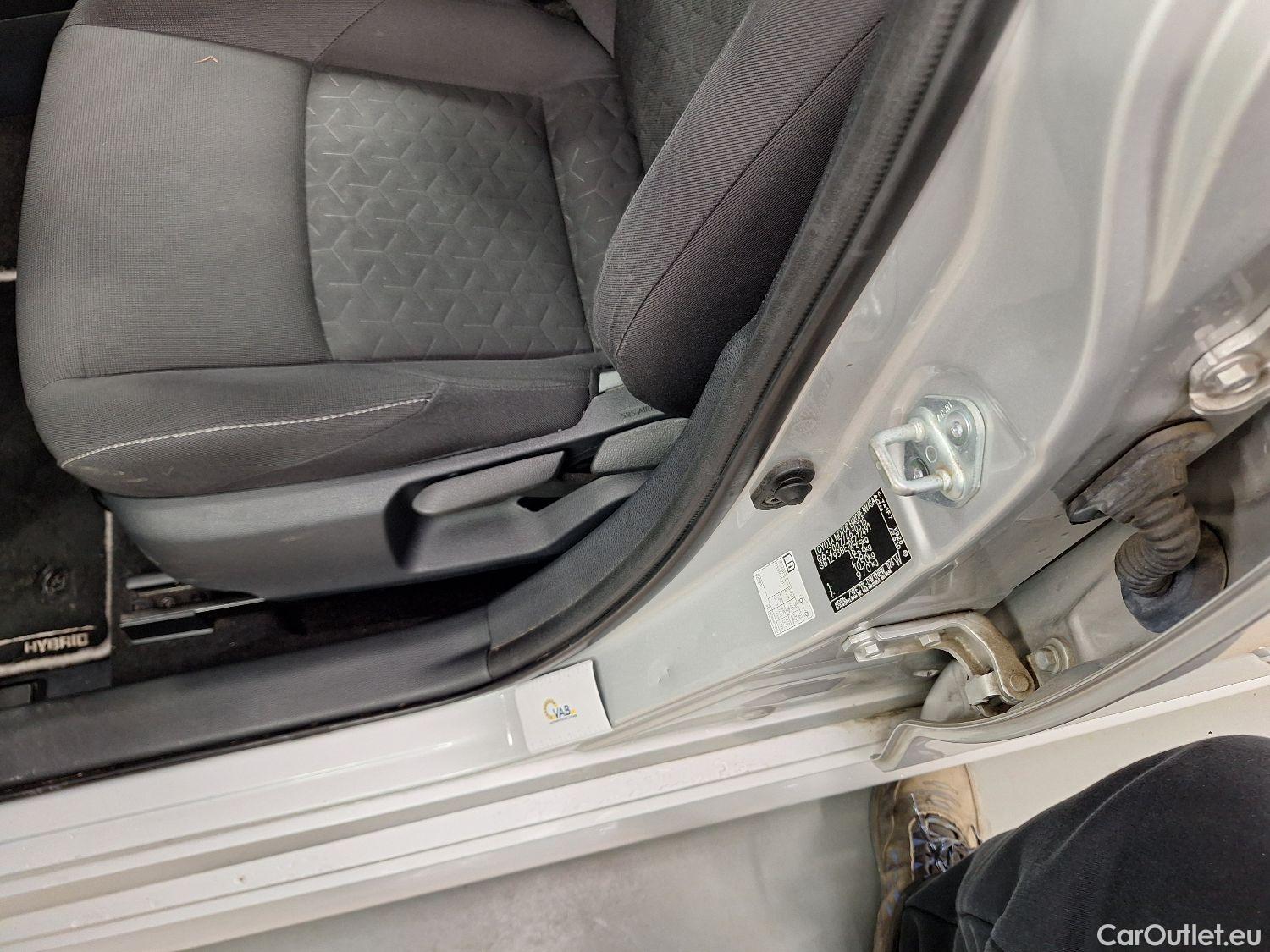  Toyota  Corolla Toyota,  TS '19, Toyota  Touring Sports 1.8 Hybrid Dynamic e #36