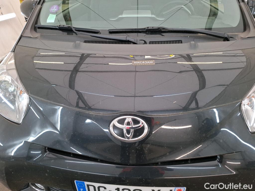  Toyota  IQ TOYOTA  3p Berline 100 VVT-i MultiDrive Iconic Pack #4