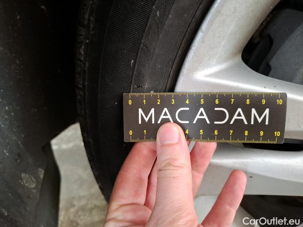  Toyota  IQ TOYOTA  3p Berline 100 VVT-i MultiDrive Iconic Pack #19