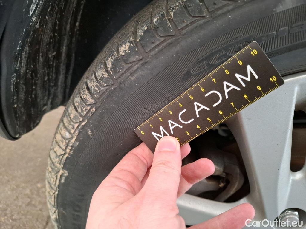  Toyota  IQ TOYOTA  3p Berline 100 VVT-i MultiDrive Iconic Pack #21