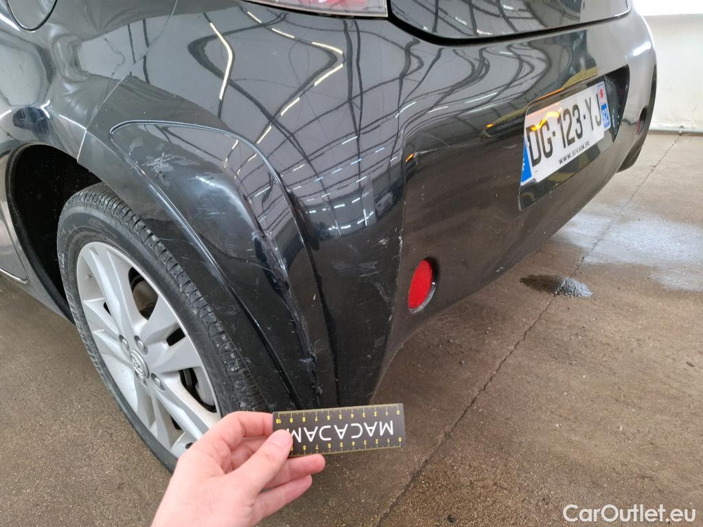  Toyota  IQ TOYOTA  3p Berline 100 VVT-i MultiDrive Iconic Pack #8