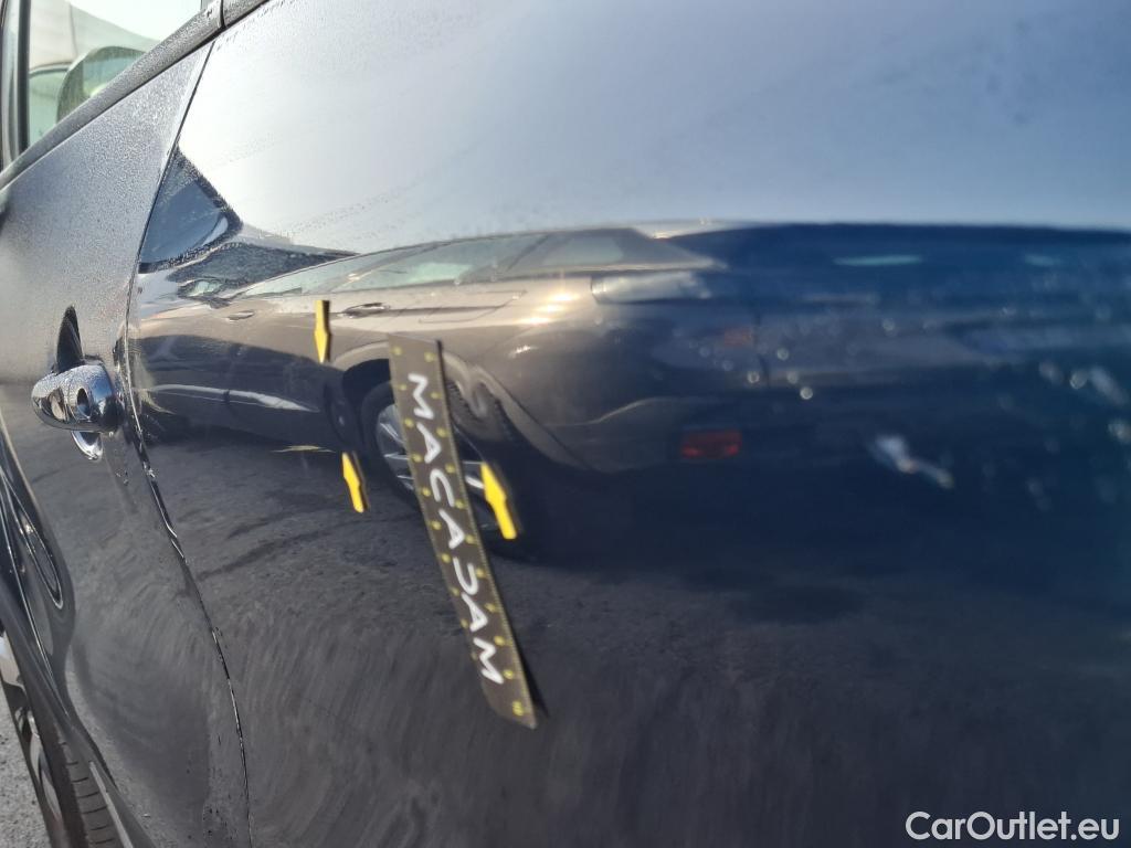  Renault  Captur RENAULT  / 2017 / 5P / Crossover Business dCi 90 #21