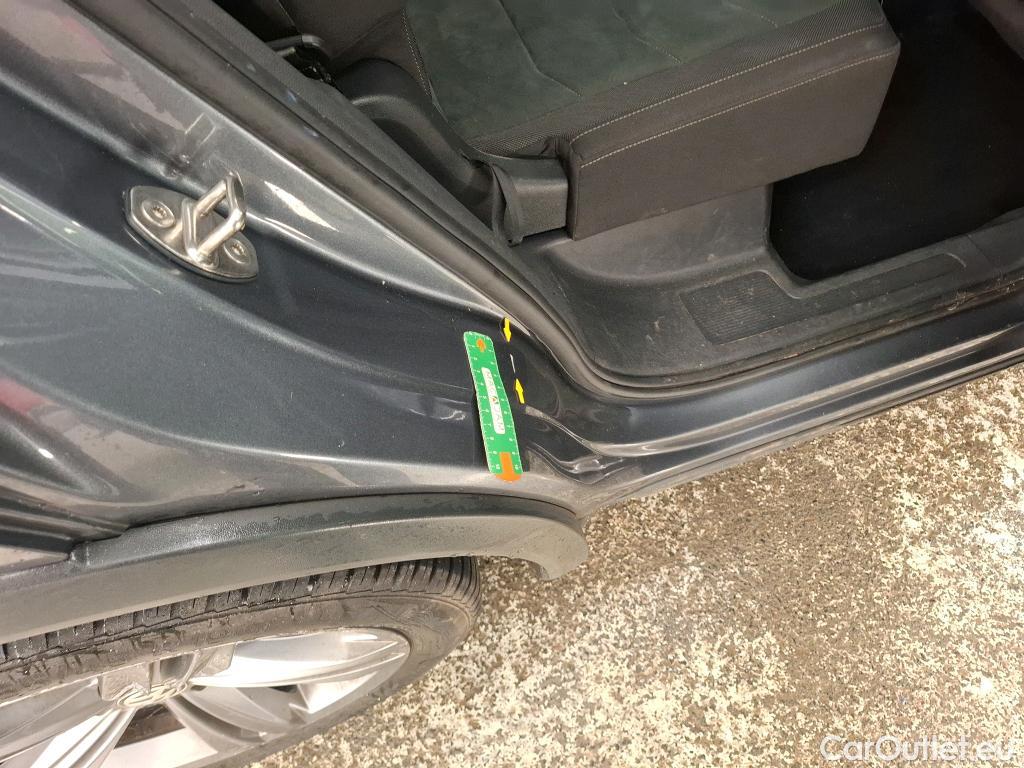  Volkswagen  Tiguan VOLKSWAGEN  Allspace / 2017 / 5P / SUV 2.0 TDI 150 DSG7 Carat #64