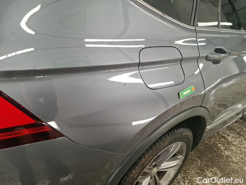  Volkswagen  Tiguan VOLKSWAGEN  Allspace / 2017 / 5P / SUV 2.0 TDI 150 DSG7 Carat #28