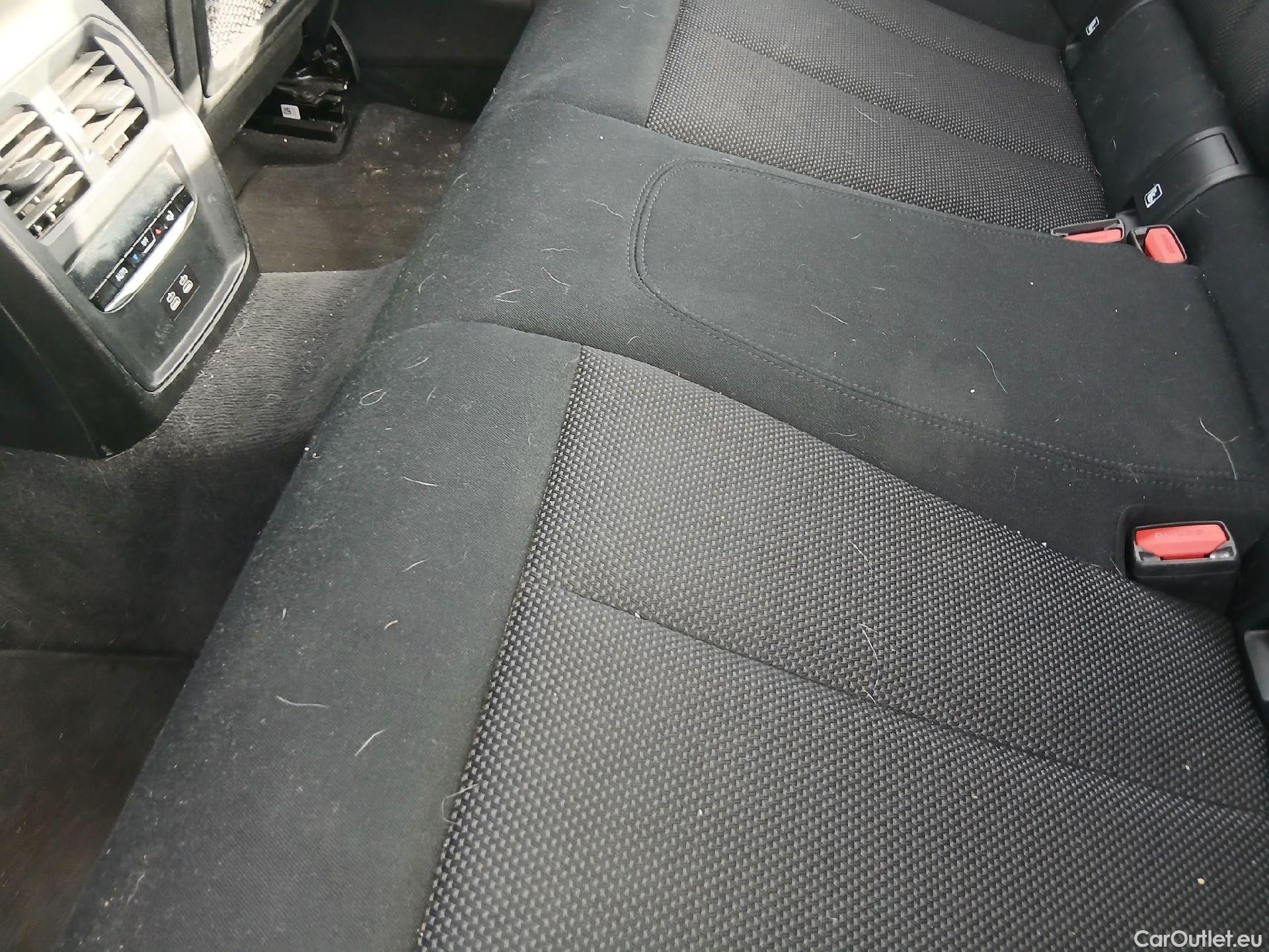  Bmw  Serie 3 BMW  / 2018 / 4P / sedán 318d Auto. #2