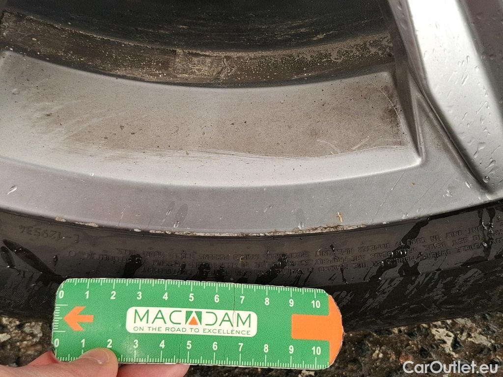  Volkswagen  Tiguan VOLKSWAGEN  Allspace / 2017 / 5P / SUV 2.0 TDI 150 DSG7 Carat #50