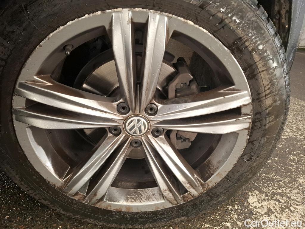  Volkswagen  Tiguan VOLKSWAGEN  Allspace / 2017 / 5P / SUV 2.0 TDI 150 DSG7 Carat #2