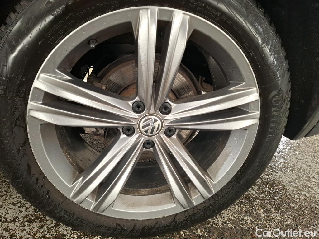  Volkswagen  Tiguan VOLKSWAGEN  Allspace / 2017 / 5P / SUV 2.0 TDI 150 DSG7 Carat #47