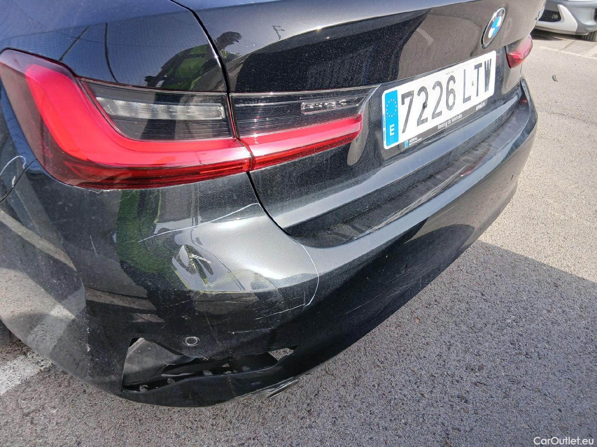  Bmw  Serie 3 BMW  / 2018 / 4P / sedán 318d Auto. #25