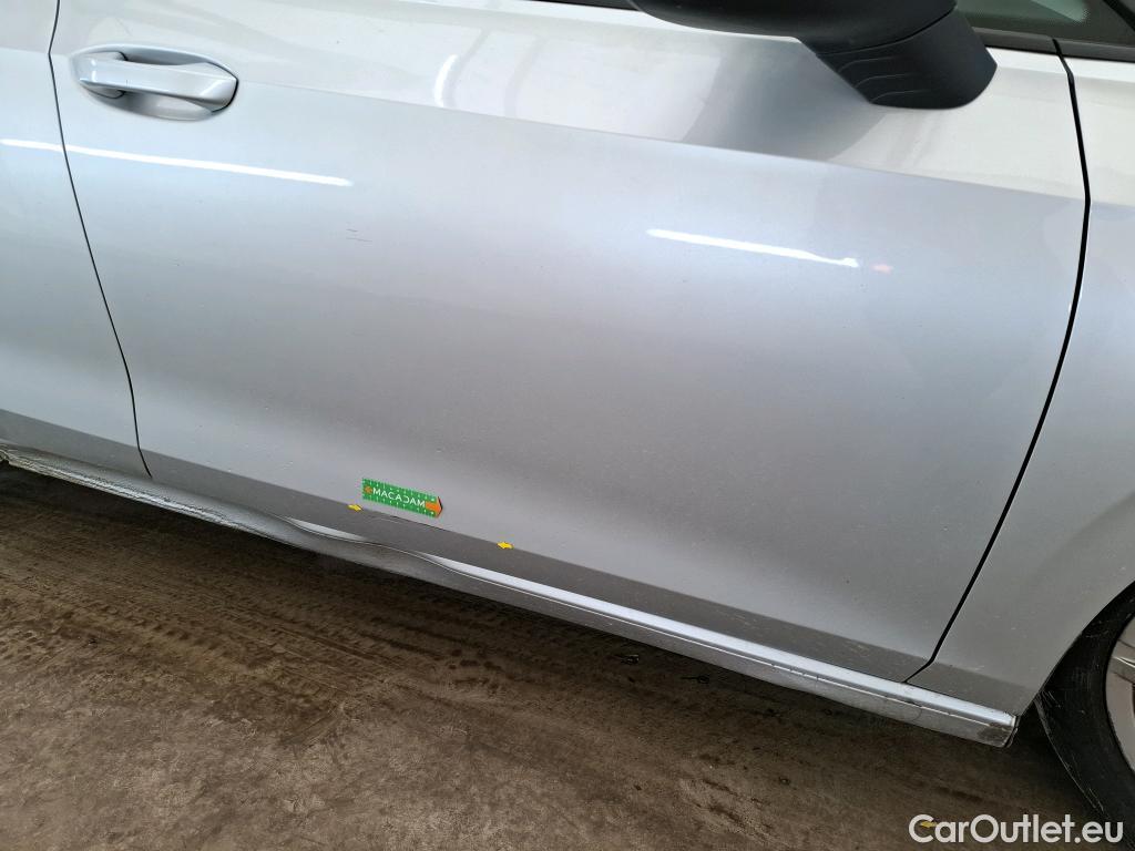  Volkswagen  Golf  VOLKSWAGEN / 2020 / 5P / Berline 2.0 TDI SCR 150 DSG7 Life Busi 1st #26