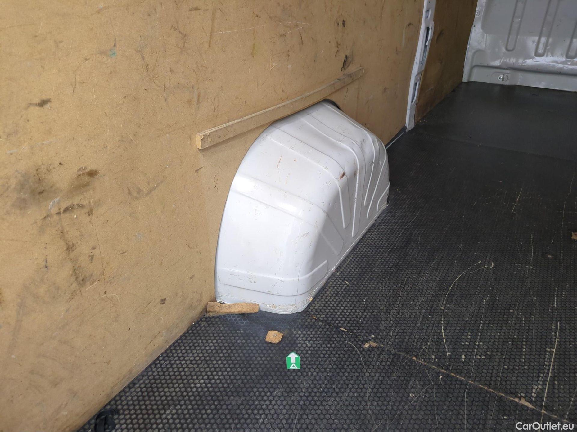  Fiat  Ducato FIAT  / 2014 / 4P / Fourgon tôlé 2.3 Mjet 140 Maxi 3.5 XL H2 Business #4