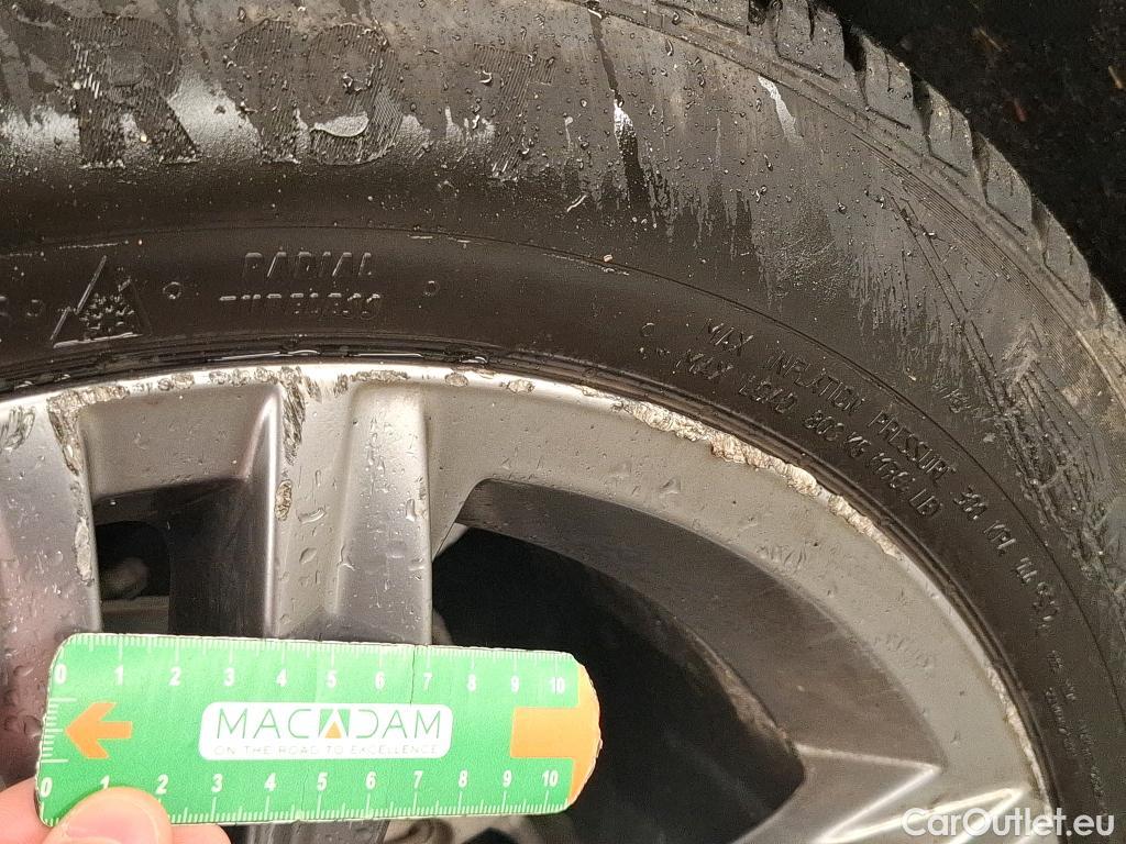  Volkswagen  Tiguan VOLKSWAGEN  Allspace / 2017 / 5P / SUV 2.0 TDI 150 DSG7 Carat #15