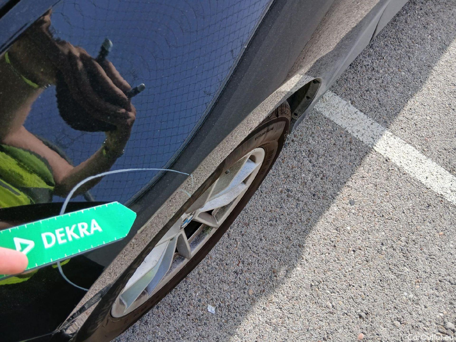  Bmw  Serie 3 BMW  / 2018 / 4P / sedán 318d Auto. #18