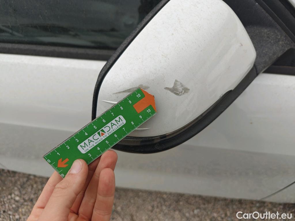  Bmw  Serie 1 BMW  / 2019 / 5P / berlina con portón 118i #23